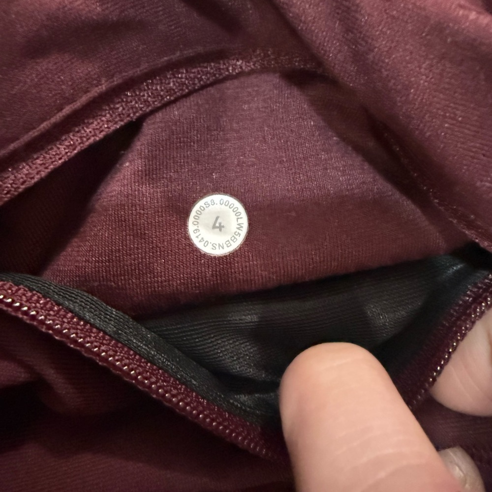 Lululemon Burgundy Perforated Running Leggings Size 4 Zip Pocket - Picture 4 of 5